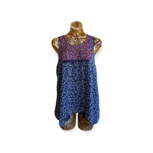 Knox Rose Sleeveless Patterned BlouseLarge patterned design boho indie